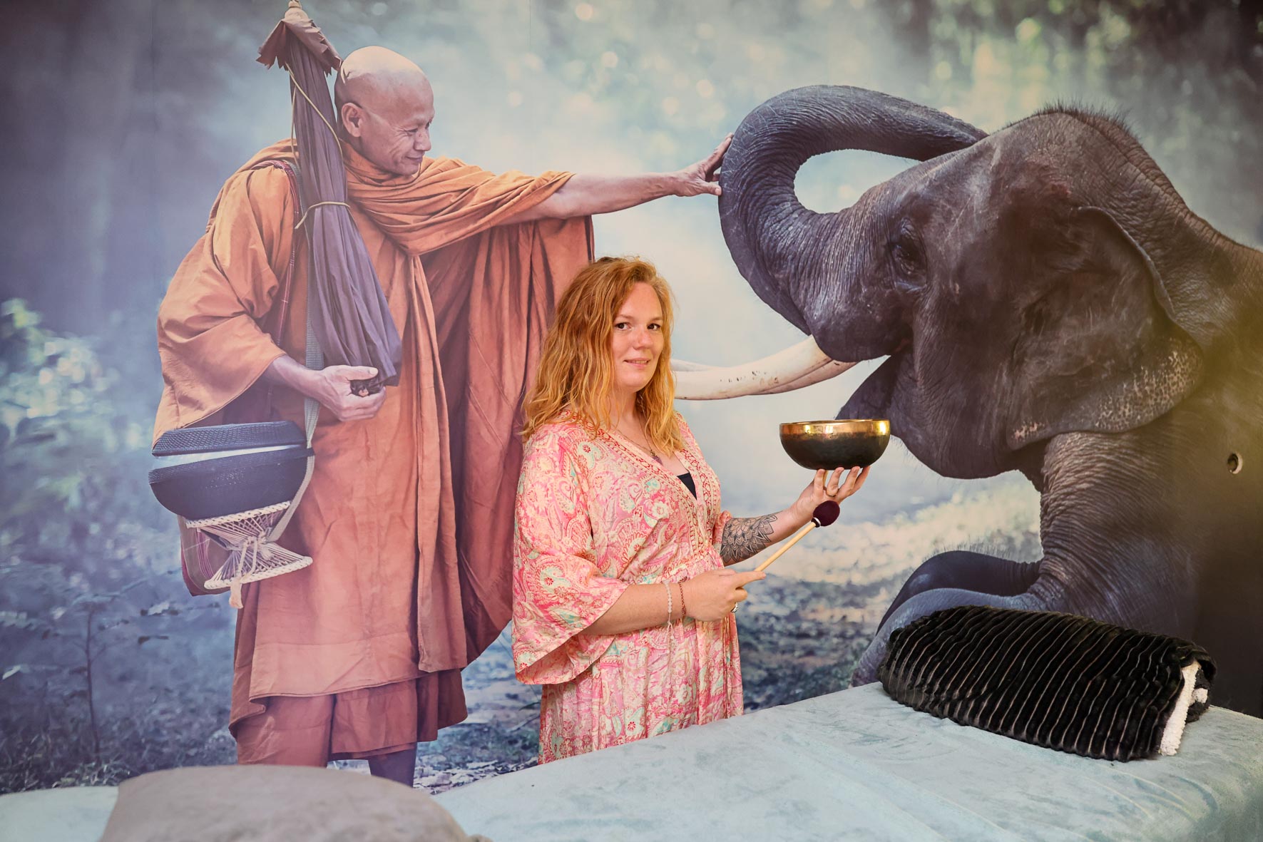Sharina Floor met haar klankschaal